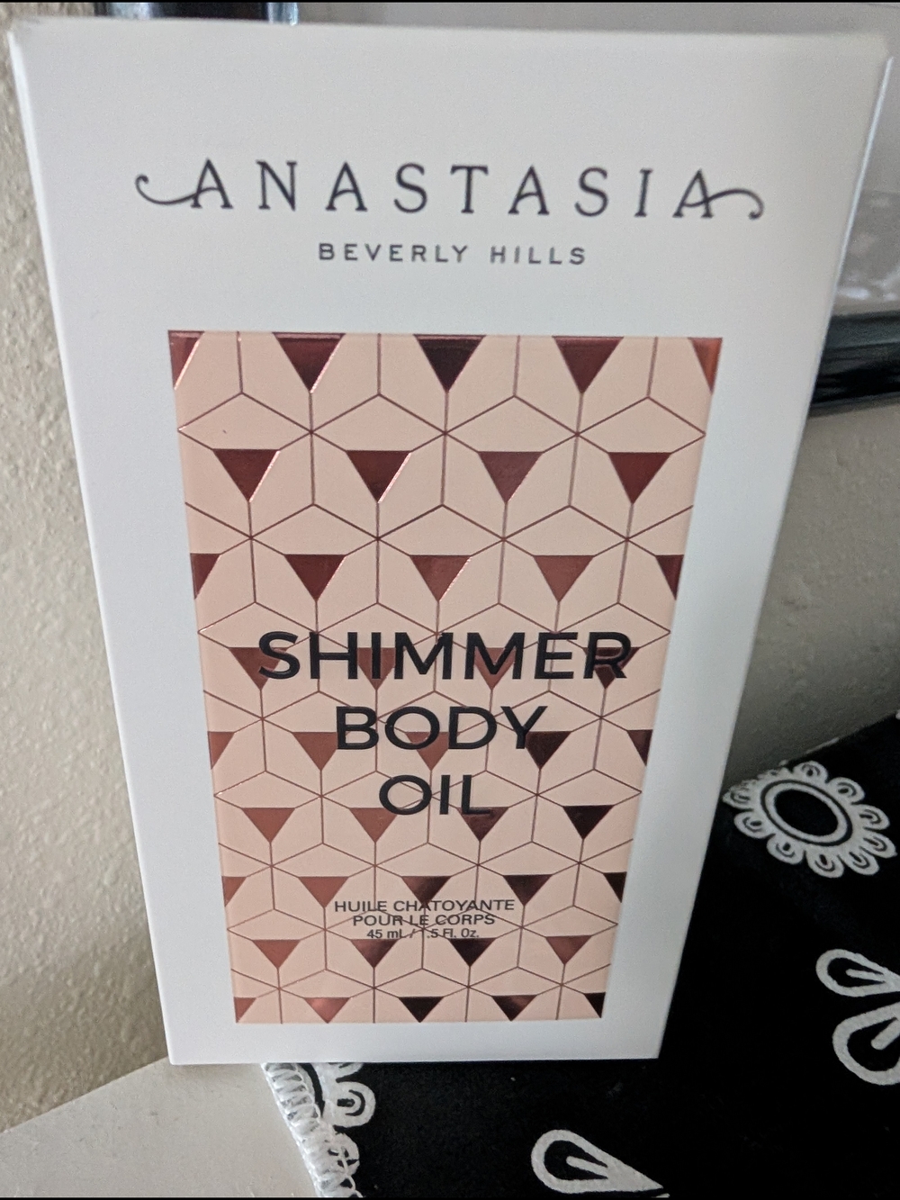 Anastasia Beverly Hills Shimmer Body Oil in Rose and Gold Tones